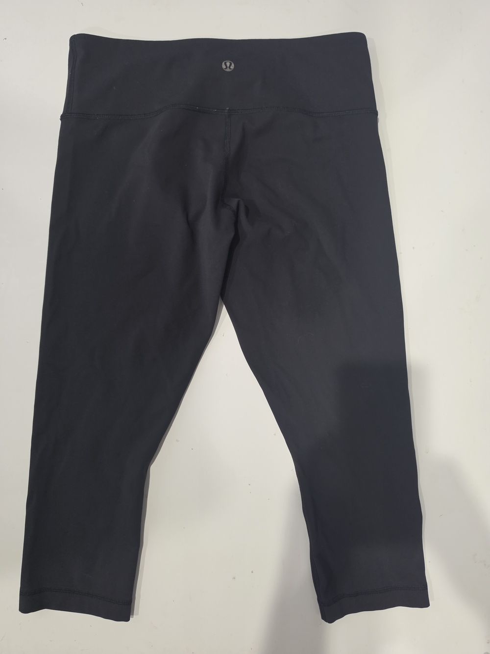 Lululemon crop  high-rise waistband Size 6 Yoga Athletic Leggings